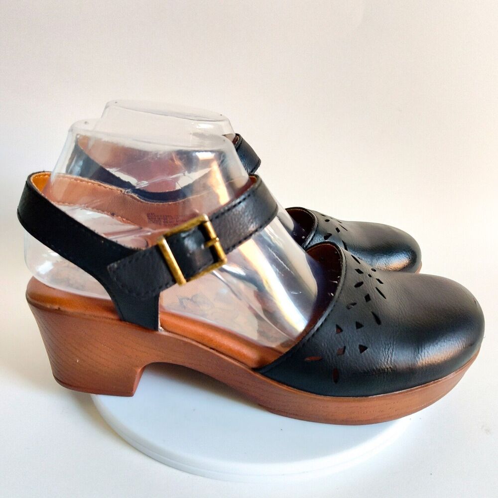 Born BOC Black Mary Janes Preppy  Heels Closed Toe Comfort Clogs Size 9 Academia